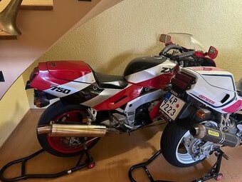 Kawasaki zxr750 H2