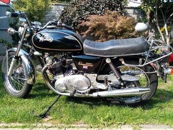 Norton Commando 850 Interstate - 1