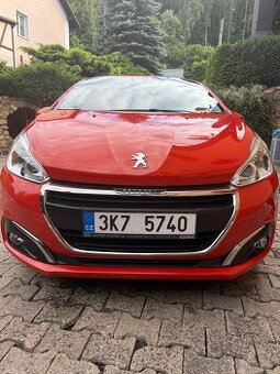 Peugeot 208 1.2 benzin.