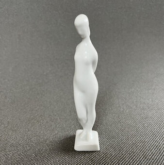 Royal Dux Porcelánová soška Dívka, akt 13 cm