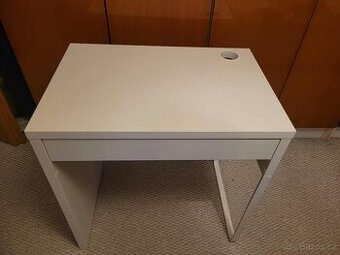 Psací stůl MICKE Ikea