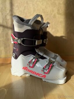 Lyžáky Nordica Speed Machine 3 vel. 24-24,5