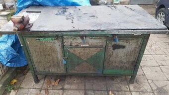 Pracovní stůl  se svěrákem - ponk do dílny