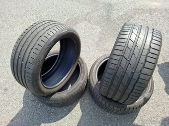 Zánovní pneu letní BMW r19