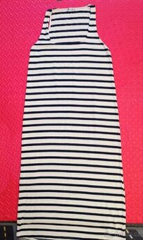 Šaty úplet proužek
