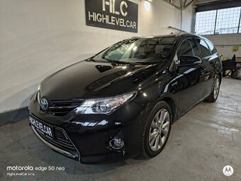 Toyota Auris kombi 1.8i Hybrid 100kW bi-xenon/polokůže/TOP