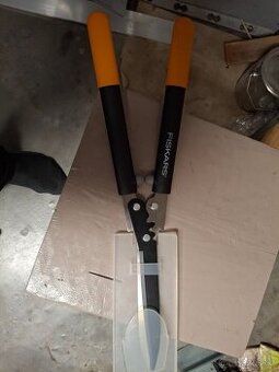 Nůžky na živý plot