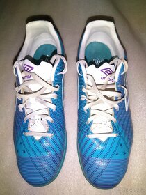 Pánské sálové boty UMBRO vel. 43 EUR (vnitřek 25.5 cm)