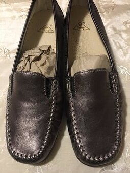 Mokasíny stříbrnošedé kožené nové vel.38