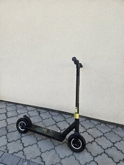 Stylová dirt koloběžka ARCORE Ruckus