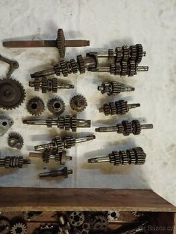 Nahradni dily Jawa veteran