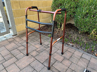 Chodítko pro seniory a důchodce - nové, 4bodové, skládací