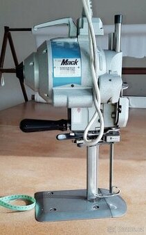 Vertikální japonská pila KM-Mack KS-AUV