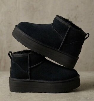 UGG s klasickou malou platformou vel. 40