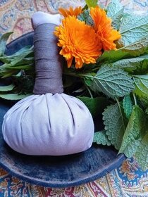 Bylinné razítko s mátou