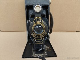 Zajímavý starý a velký fotoaparat. Krásný Kodak N0 2