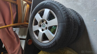 letní pneu 195/65 R15 včetně Alu disků