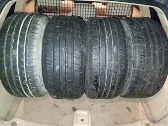 Sada pneu 235/45/19 letni