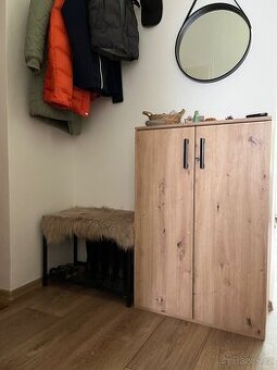 Botnik + lavice
