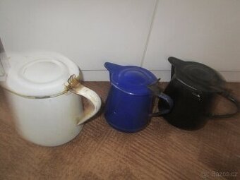 starožitné smaltované konvice