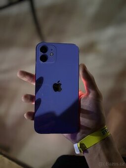 Na prodej: iPhone 12 – 64 GB, fialový, jako nový