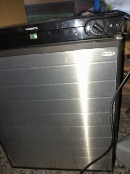 Prodám ledničku na 12v, plyn ,220v - 1