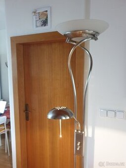 Stojací lampa