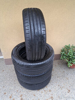 205/55 r17 Prodám 4ks letních pneu Goodyear EfficientGrip Pe