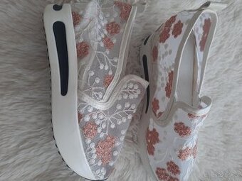 Krajkové vyšívané espadrilky