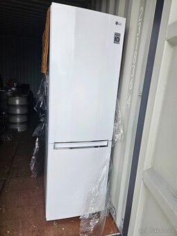 kombinovaná chladnička s mrazákem LG 196cm