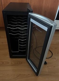 Vinoteka Philco PW12, energy class C
