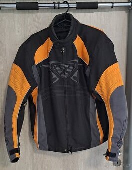 Moto bunda IXON