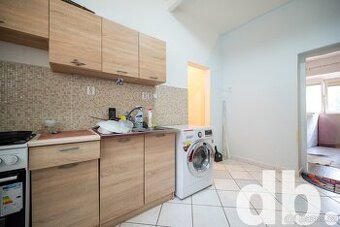 Prodej bytu 1+1 45 m², Karlovy Vary - Stará Role