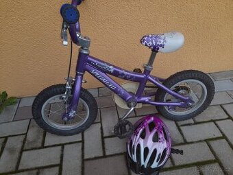 Specialized dívčí kolo vel. 12 a helma