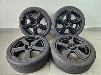 Orig. Audi 5x112 Letní 245/40/18 - černé