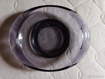 skleněná  mísa a popelník