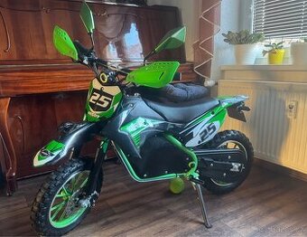 Dětská elektrická motorka Hecht 54501 green