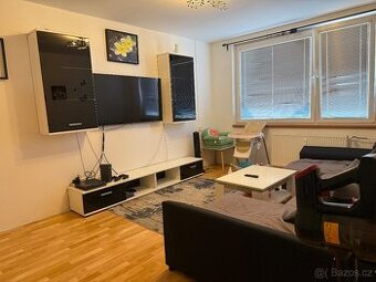 Pronájem bytu 4+1 74 m2 v Zalužanské ul., MB - 1