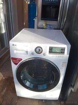 Pracka se susickou LG 12 / 8kg