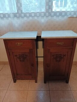 Starožitné postele + 2 noční stolky,příborník