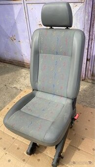 Prodám jedno sedsčku do druhé řady (sklápěcí) VW T5, T6