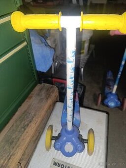 Koloběžka Hledá se Dory