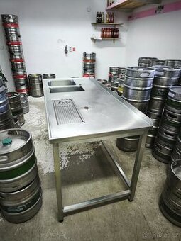 Nerezový výčepní stůl č.13