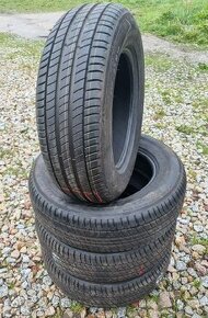 Téměř nové letní pneu Michelin Primacy 3 215/65/16