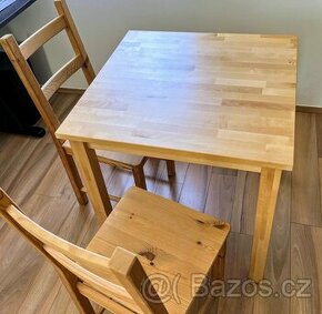 Jídelní stůl masiv 74x74cm plus 2 židle