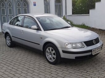 Volkswagen Passat 1.8 20V automat, rok 97