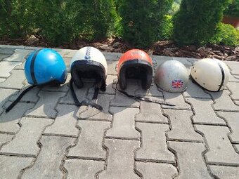 Retro helmy na prodej