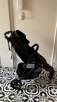 Thule Spring Midnight Black