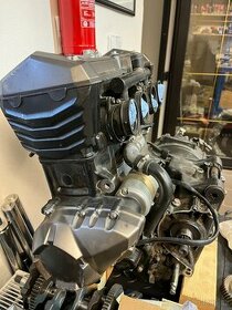 Motor Kawasaki Z 800 - 1