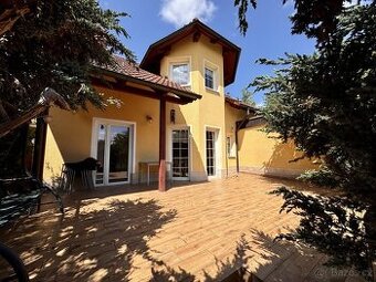 Rodinný dům 6+1 (užitná plocha 230 m2) se zahradou (408 m2)